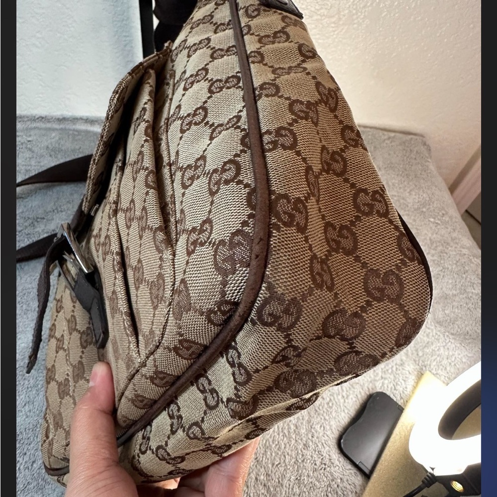 Gucci crossbody bag. - Picture 14 of 16